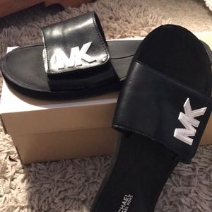 MICHAEL KORS BLACK SLIDES